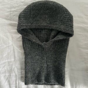 Zara - Knitted Hood